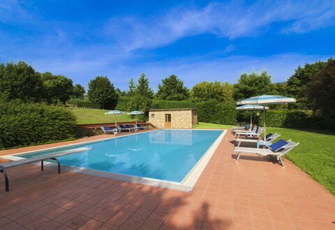 Casale Lorenzo: Arbre, Plaine, Lot Terre, Pelouse, Jardin, Biens, Prairie, Aménagement Paysager, Cour, Ferme