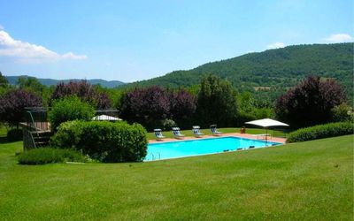 Casale Lorenzo: L'Eau, Plante, Propriété, Ciel, Nuage, Piscine, Paysage Naturel, Botanique, Arbre, Lot Terre