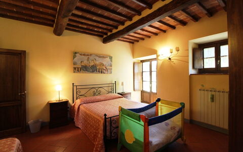 La Quiete: Pièce, Propriété, Chambre, Meubles, Bâtiment, Lit, Maison, Design Intérieur, Plafond, Immobilier