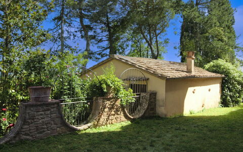 Villa Verniana: Chalet, Domicile, Arrière-Cour, Jardin, Ombre, Biens, Aménagement Paysager, Ferme, Cour, Batiments Jardin