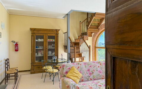 Villa Verniana: Meubles, Design Intérieur, Mur, Sol, Bois, Sol, Pièce, Salon, Éclairage, Canapé