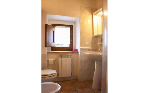 Borgo Antico: Mur, Sol, Sol, Bois, Luminaire Plomberie, Design Intérieur, Salle De Bains, Lavabo, Pièce, Plomberie