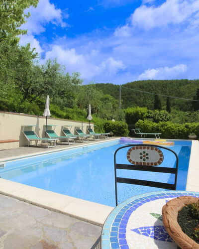 Agriturismo Arcobaleno: Piscine, Recours, Eco Hôtel, Pot De Fleur, Hôtel, Mobilier De Jardin, Plante D'Appartement, Villa, Ville Resort