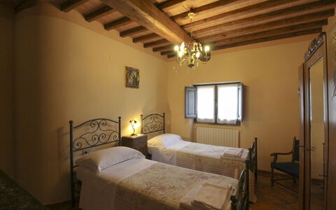 Agriturismo Ca di Vestro: Mur, Design Intérieur, Meubles, Chambre, Plafond, Lit, Pièce, Sol, Sol, Éclairage