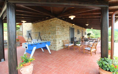 Agriturismo Ca di Vestro: Plante, Meubles, Fleur, Bâtiment, Propriété, Pot De Fleur, Table, Plante D'Appartement, Chaise, Mobilier De Jardin
