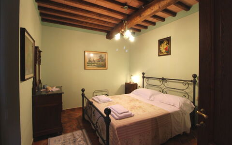 Agriturismo Ca di Vestro: Chambre, Lit, Pièce, Propriété, Meubles, Drap De Lit, Cadre De Lit, Bâtiment, Plafond, Design Intérieur