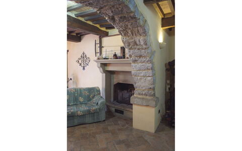 Casa la Primula: Mur, Mur De Pierre, Matériau Naturel, Salon, Foyer, Brique, Cheminée, Plante D'Appartement, Dur, Tuile