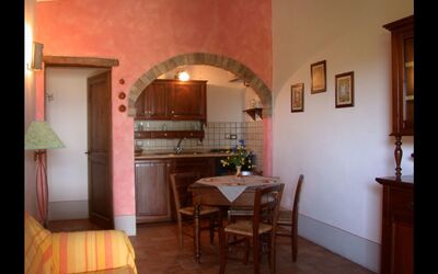 Ponente: Pièce, Propriété, Bâtiment, Meubles, Design Intérieur, Maison, Sol, Table, Architecture, Immobilier