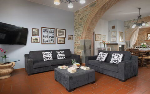 Villa Giare: Meubles, Design Intérieur, Canapé, Sol, Mur, Sol, Pièce, Salon, Bois, Appartement