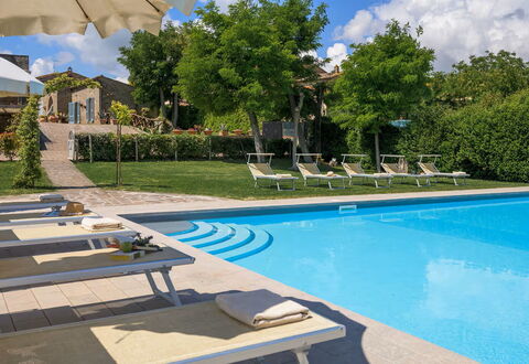 Villa Giare: Piscine, Mobilier De Jardin, Balancelle, Meubles, Recours, Parapluie, Thermes, Eco Hôtel, Chaise, Ombre