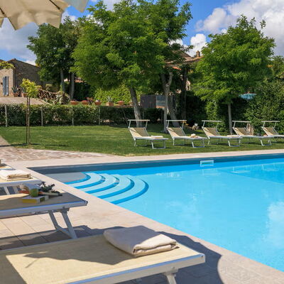 Villa Giare: Piscine, Mobilier De Jardin, Balancelle, Meubles, Recours, Parapluie, Thermes, Eco Hôtel, Chaise, Ombre