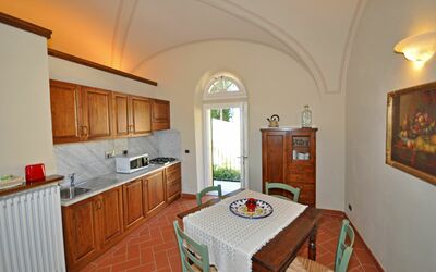 Dante 1: Pièce, Propriété, Bâtiment, Meubles, Design Intérieur, Maison, Immobilier, Cuisine, Plafond, Architecture