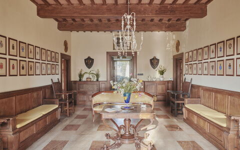 Villa Pedone: Propriété, Table, Meubles, Cadre, Bâtiment, Canapé, Bois, Design Intérieur, Salon, Salle