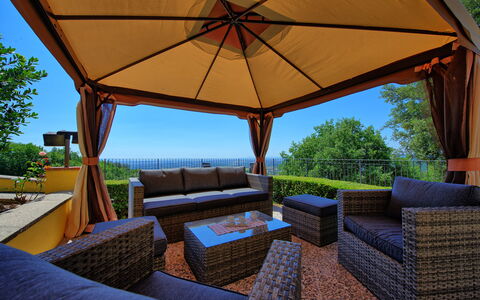 Villa Crispinino: Propriété, Meubles, Immobilier, Pièce, Domicile, Plate-Forme, Biens, Patio, Maison, Bâtiment