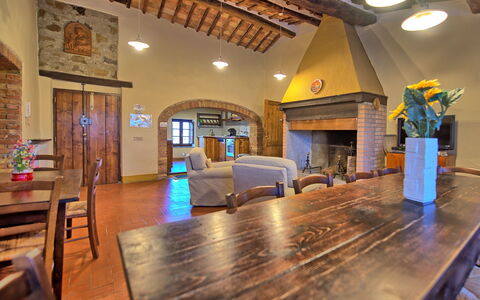 Cerretalta: Propriété, Bâtiment, Pièce, Design Intérieur, Immobilier, Hall, Biens, Sol, Maison, Domicile
