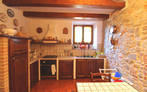 Casa Rosada: Propriété, Pièce, Comptoir, Bâtiment, Meubles, Cuisine, Cabinetry, Maison, Sol, Design Intérieur