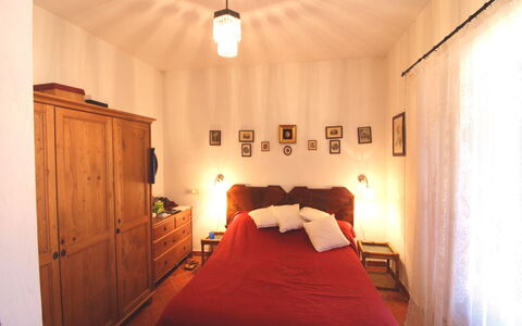 Casa Rosada: Chambre, Lit, Pièce, Meubles, Propriété, Drap De Lit, Design Intérieur, Cadre De Lit, Bâtiment, Literie