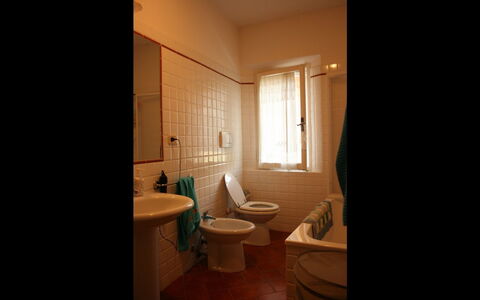 Casa Rosada: Pièce, Propriété, Salle De Bains, Design Intérieur, Maison, Bâtiment, Lavabo, Luminaire Plomberie, Architecture, Sol