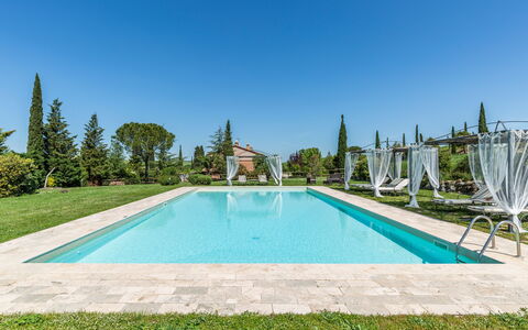 Villa Castiglione: Bleu, Piscine, Jardin, Aménagement Paysager, Recours, Ombre, Eco Hôtel, Hacienda, À Feuilles Persistantes