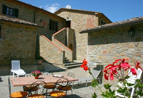 Casa Antica: Fleur, Plante, Propriété, Fenêtre, Bâtiment, Meubles, Ciel, Pot De Fleur, Éclairage, Architecture