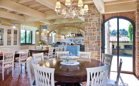 Villa Sant' Angelo: Propriété, Bâtiment, Pièce, Meubles, Immobilier, Design Intérieur, Domicile, Biens, Salle À Manger, Maison