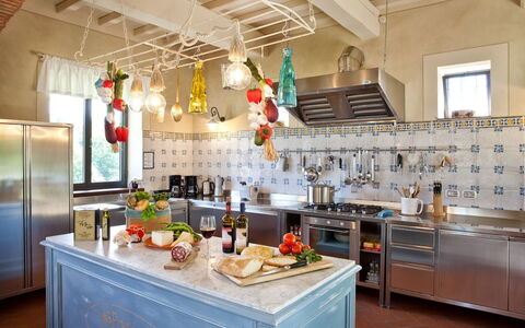 Villa Sant' Angelo: Comptoir, Cuisine, Pièce, Meubles, Cabinetry, Propriété, Design Intérieur, Bâtiment, Plafond, Design Intérieur