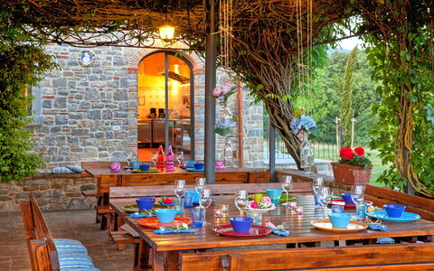Villa Sant' Angelo: Propriété, Pièce, Table, Bâtiment, Éclairage, Domicile, Design Intérieur, Meubles, Patio, Immobilier