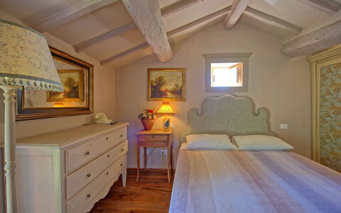 Gellino: Pièce, Chambre, Meubles, Propriété, Lit, Design Intérieur, Plafond, Drap De Lit, Bâtiment, Maison