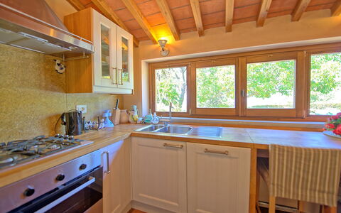 Gellino: Comptoir, Propriété, Pièce, Cuisine, Meubles, Cabinetry, Bâtiment, Maison, Plafond, Design Intérieur