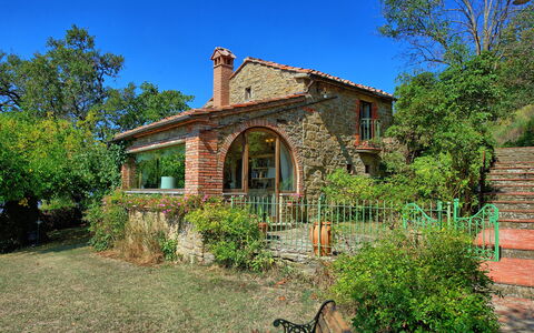 Gellino: Propriété, Maison, Immobilier, Domicile, Bâtiment, Chalet, Zone Rurale, Arbre, Architecture, Biens