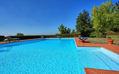 Gellino: Piscine, Propriété, Loisir, Bleu Azur, Immobilier, Biens, Herbe, Maison, Vacances, Villa
