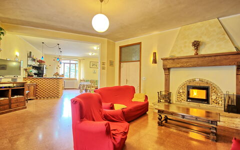 Villa Lorenzo: Pièce, Salon, Propriété, Meubles, Design Intérieur, Bâtiment, Sol, Jaune, Immobilier, Maison