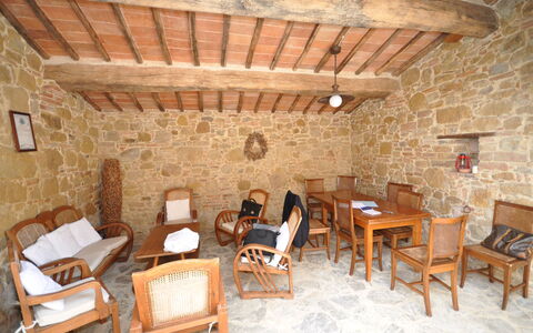 Villa Gaeta: Propriété, Pièce, Bâtiment, Design Intérieur, Restaurant, Meubles, Maison, Brique