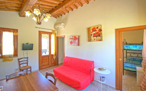 Villa Roberto: Pièce, Propriété, Meubles, Bâtiment, Chambre, Maison, Immobilier, Design Intérieur, Lit, Sol