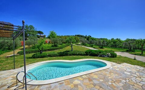 Villa Roberto: Piscine, Propriété, Immobilier, Paysage Naturel, Biens, Maison, L'Eau, Domicile, Loisir, Bâtiment