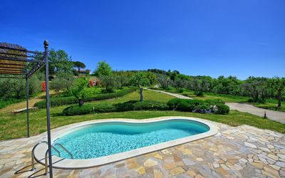 Villa Roberto: Piscine, Propriété, Immobilier, Paysage Naturel, Biens, Maison, L'Eau, Domicile, Loisir, Bâtiment