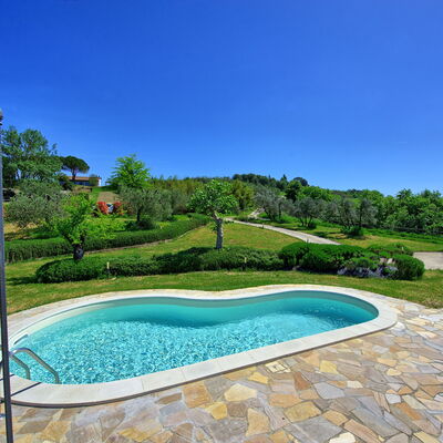 Villa Roberto: Piscine, Propriété, Immobilier, Paysage Naturel, Biens, Maison, L'Eau, Domicile, Loisir, Bâtiment