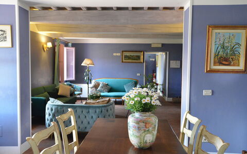 Villa Marginone: Table, Meubles, Propriété, Plante, Chaise, Cadre, Design Intérieur, Éclairage, Plante D'Appartement, Bâtiment