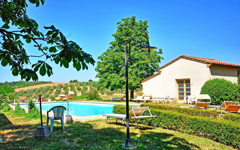 Vittoriana: Propriété, Maison, Immobilier, Vert, Domicile, Paysage Naturel, Arbre, Bâtiment, Biens, Ciel