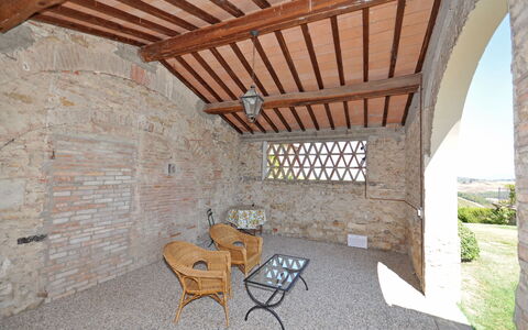 Tenuta: Propriété, Bâtiment, Pièce, Maison, Immobilier, Architecture, Domicile, Chalet, Grenier, Biens