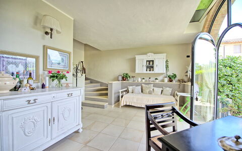 Villa Diletta: Propriété, Pièce, Bâtiment, Vert, Meubles, Design Intérieur, Maison, Immobilier, Domicile, Sol