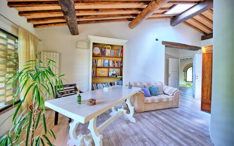 Villa Diletta: Propriété, Pièce, Bâtiment, Design Intérieur, Meubles, Plafond, Maison, Sol, Immobilier, Salon