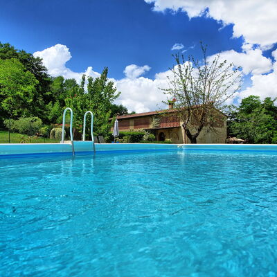 Villa Diletta: Piscine, Propriété, L'Eau, Loisir, Paysage Naturel, Ciel, Immobilier, Maison, Vacances, Été