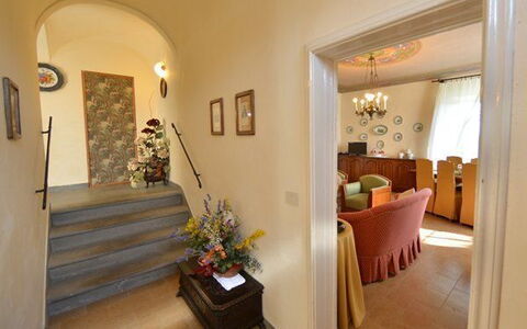 Villa Buonaparte: Pièce, Propriété, Design Intérieur, Bâtiment, Plafond, Meubles, Sol, Maison, Immobilier, Domicile