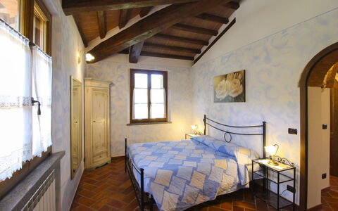 La Casetta nel Bosco: Mur, Design Intérieur, Meubles, Plafond, Sol, Domicile, Sol, Pièce, Chambre, Lit