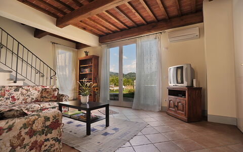 Casa Fabrizio: Meubles, Plante, Pot De Fleur, Plante D'Appartement, Bois, Bâtiment, Design Intérieur, Table, Confort, Cabinetry