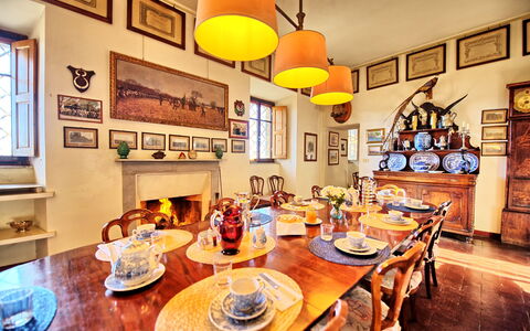 Il Principe: Pièce, Propriété, Bâtiment, Design Intérieur, Table, Petit Déjeuner, Salle À Manger, Brunch, Immobilier, Maison