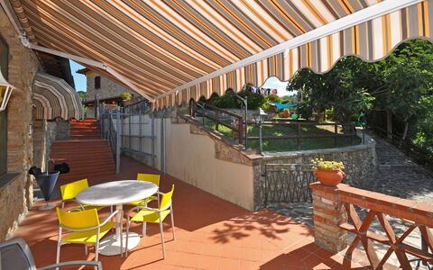 Poggiluglio: Propriété, Bâtiment, Patio, Immobilier, Pièce, Maison, Porche, Arrière-Cour, Ombre, Toit