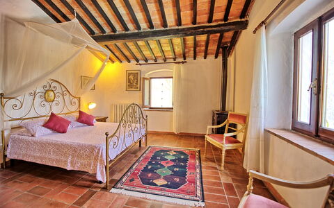 Villa Campogialli: Pièce, Propriété, Chambre, Meubles, Lit, Bâtiment, Design Intérieur, Plafond, Maison, Drap De Lit