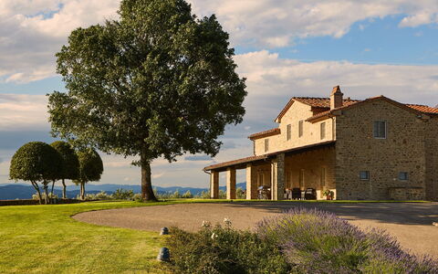 Villa Agazzi: Propriété, Maison, Domicile, Ciel, Arbre, Biens, Bâtiment, Zone Rurale, Ferme, Immobilier